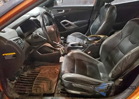 2016 Hyundai Veloster Turbo z USA, uszkodzony, nr VIN KMHTC6AEXGU266013